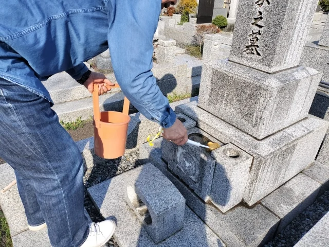 お墓掃除　マナー